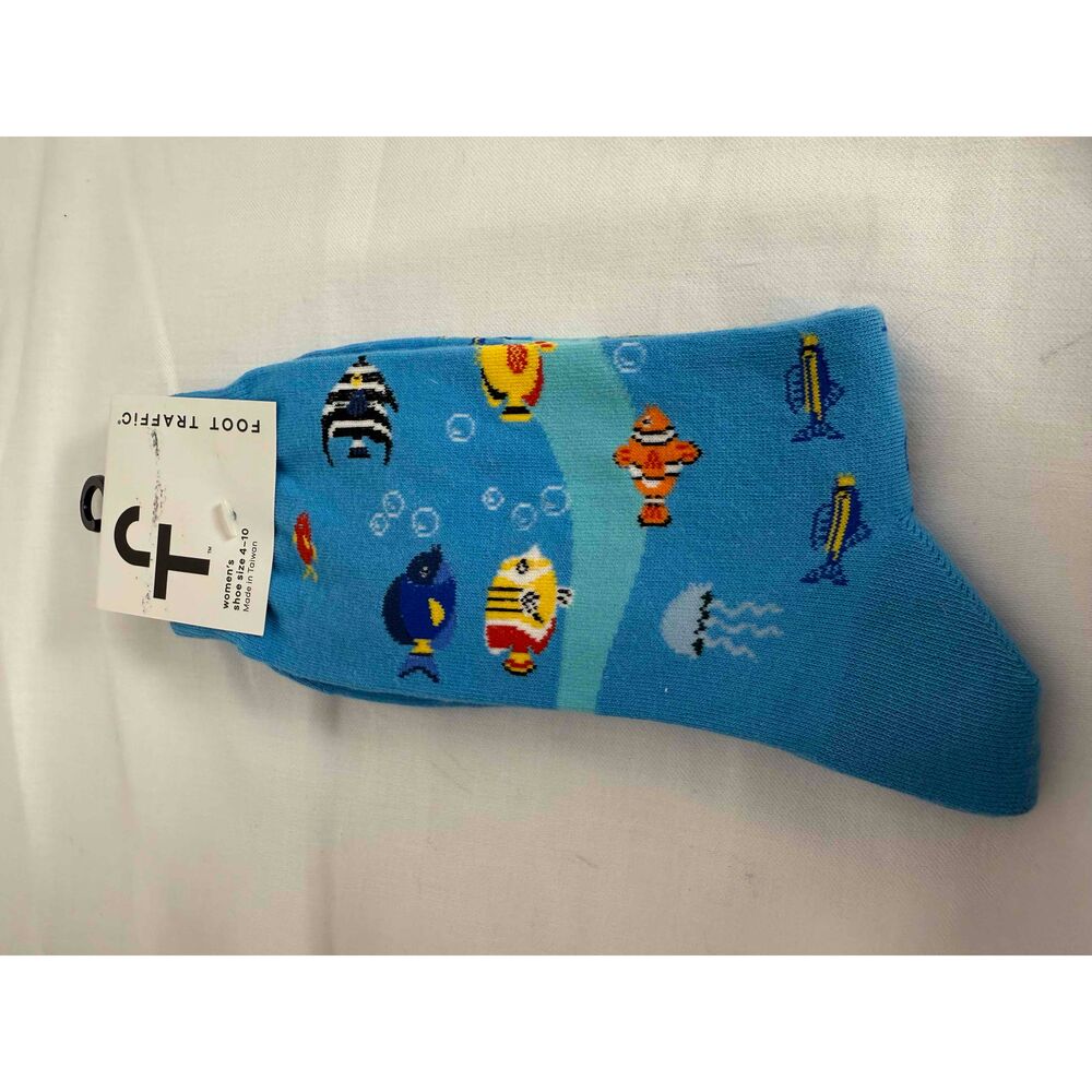 NWT Foot Traffic Womens Blue Fish Pattern Athletic Socks US 4-10‎